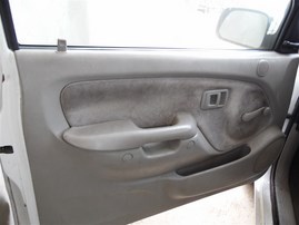 2002 Toyota Tacoma SR5 White Extended Cab 2.4L AT 2WD #Z24692